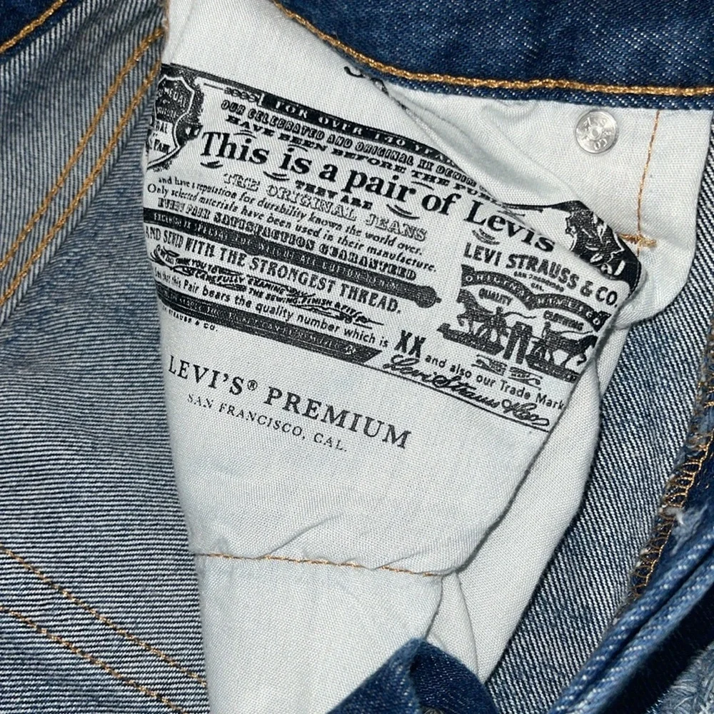 LEVIS 501 ORIGINAL WOMEN'S SHORTS JEANS. SZ W26 NWOT